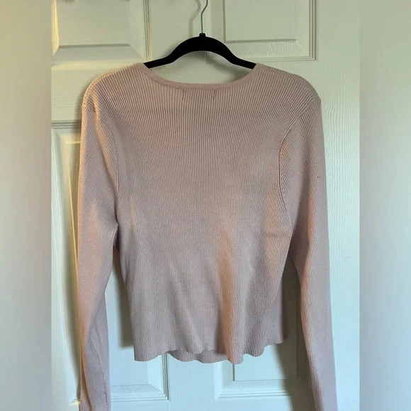 Pale pink ribbed v neck cropped sweater🌸 - Picture 4 of 5